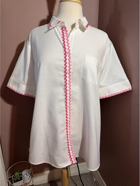 Pearly Vine Ladies White Button Down Shirt Pink Ric Rac Trim Short Sleeve XXL